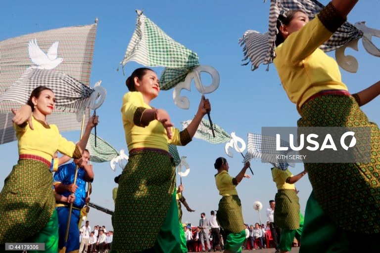 Camboja: Celebrações dos 46 anos do fim do regime khmer vermelho