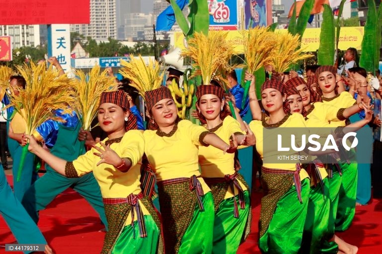 Camboja: Celebrações dos 46 anos do fim do regime khmer vermelho
