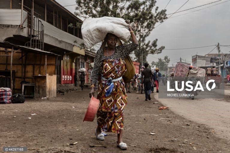 RD Congo: Pessoas fogem dos combates em Mugini