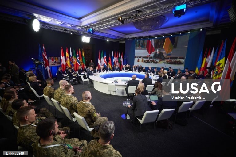 Cimeira Internacional de Apoio à Ucrânia, em Kiev