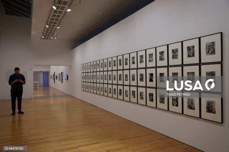 Visita de imprensa às exposições "31 Mulheres. Uma Exposição de Peggy Guggenheim", com curadoria de Patricia Mayayo, e "Uma deriva atlântica. As artes do século XX", com curadoria de Núria Enguita e Marta Mestre, e assessoria científica de Mariana Pinto dos Santos no  Museu de Arte Contemporânea/Centro Cultural de Belém em Lisboa, 25 de fevereiro de 2025. TIAGO PETINGA/LUSA