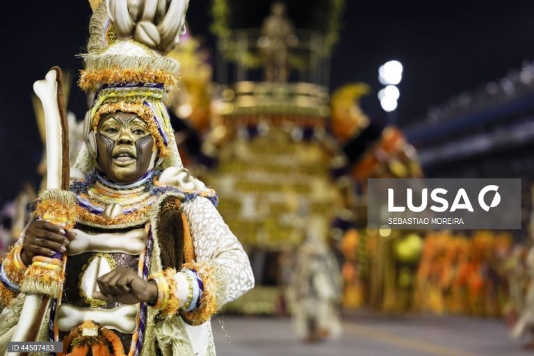 Carnaval de São Paulo 2025 no sambódromo do Anhembi em São Paulo, Brasil.