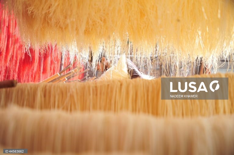 Paquistão: Fábrica em Hyderabad produz aletria para o Ramadão