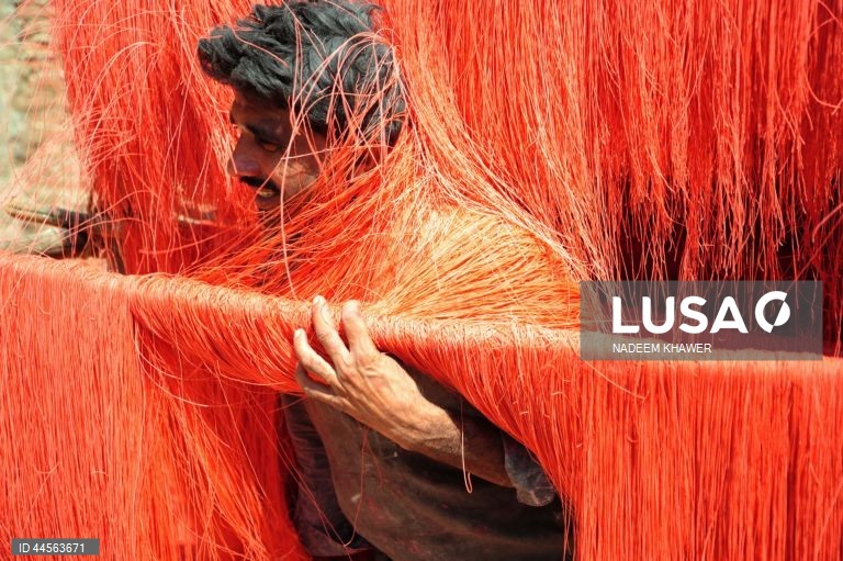 Paquistão: Fábrica em Hyderabad produz aletria para o Ramadão