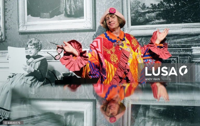Reino Unido: Exposição do artista britânico Grayson Perry em Londres
