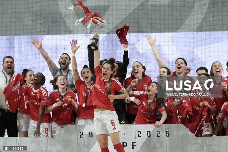 Futsal feminino: Benfica vence Nun`Álvares e conquista a Taça de Portugal