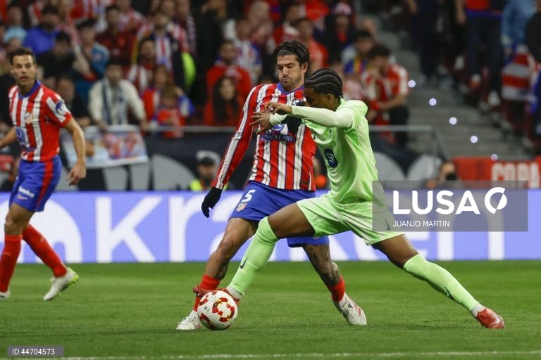 Um golo do avançado Ferrán Torres revelou-se hoje suficiente para o FC Barcelona ultrapassar ‘fora de portas’ o Atlético de Madrid (1-0), assegurando a presença dos 'culés' na final da Taça do Rei de Espanha em futebol.