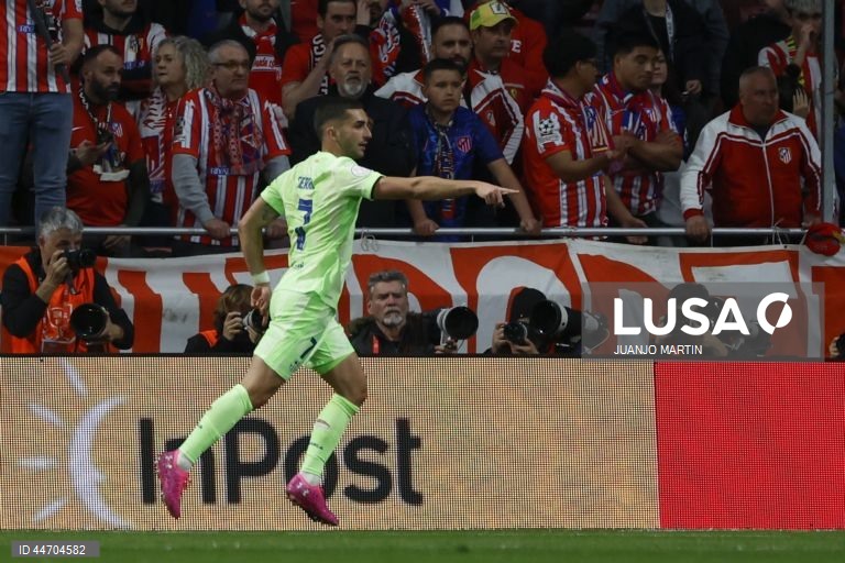 Um golo do avançado Ferrán Torres revelou-se hoje suficiente para o FC Barcelona ultrapassar ‘fora de portas’ o Atlético de Madrid (1-0), assegurando a presença dos 'culés' na final da Taça do Rei de Espanha em futebol.