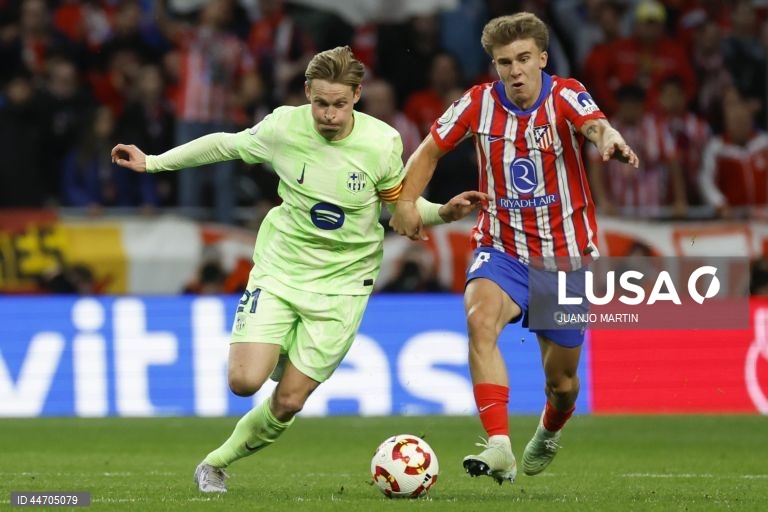 Um golo do avançado Ferrán Torres revelou-se hoje suficiente para o FC Barcelona ultrapassar ‘fora de portas’ o Atlético de Madrid (1-0), assegurando a presença dos 'culés' na final da Taça do Rei de Espanha em futebol.