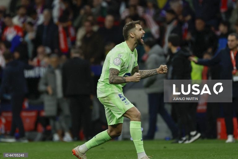 Um golo do avançado Ferrán Torres revelou-se hoje suficiente para o FC Barcelona ultrapassar ‘fora de portas’ o Atlético de Madrid (1-0), assegurando a presença dos 'culés' na final da Taça do Rei de Espanha em futebol.