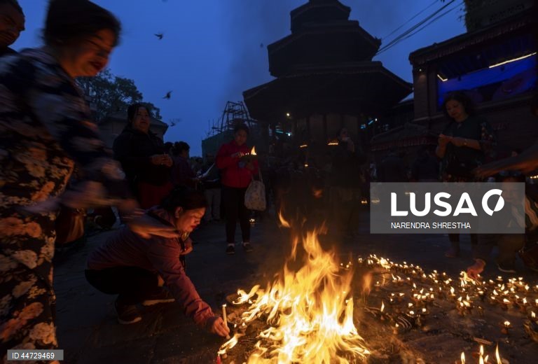 Nepal: Festival religioso do povo Newari em Catmandu