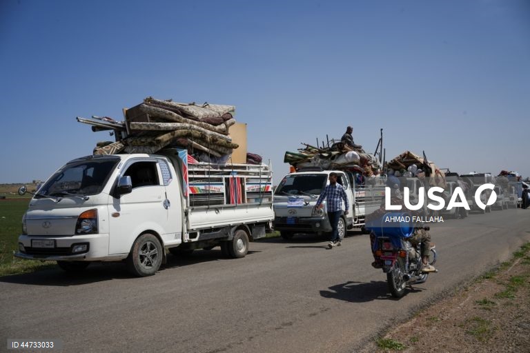 Síria: deslocados regressam às suas casas destruídas em Hama.