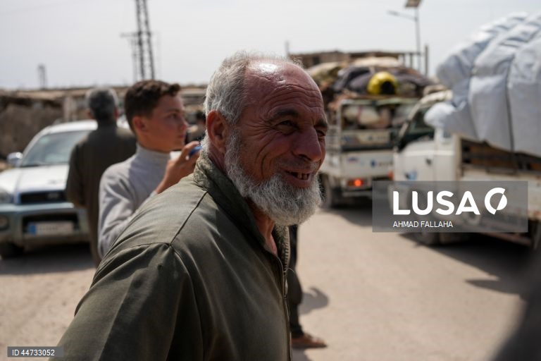 Síria: deslocados regressam às suas casas destruídas em Hama.