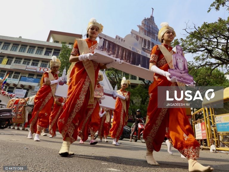 Índia: Aniversário do nascimento de Mahavir Jayanti celebrado em Bangalore