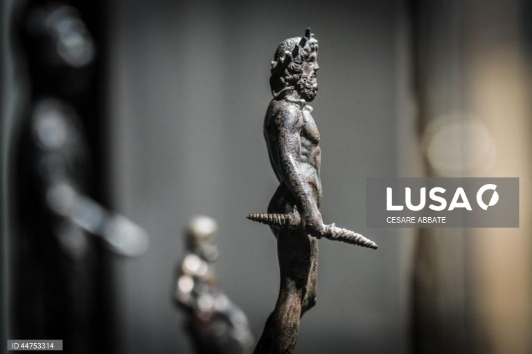 Itália: Exposição permanente ''A madeira que não ardeu em Herculano''