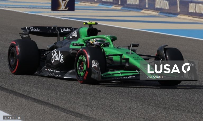 Automobilismo: Treinos para o Grande Prémio do Bahrain de F1