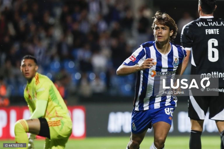 O FC Porto resgatou hoje, à condição, o terceiro lugar da I Liga portuguesa de futebol, ao vencer o Casa Pia por 1-0, em Rio Maior, em encontro da 29.ª jornada da prova.
