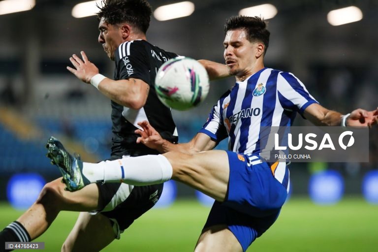 O FC Porto resgatou hoje, à condição, o terceiro lugar da I Liga portuguesa de futebol, ao vencer o Casa Pia por 1-0, em Rio Maior, em encontro da 29.ª jornada da prova.