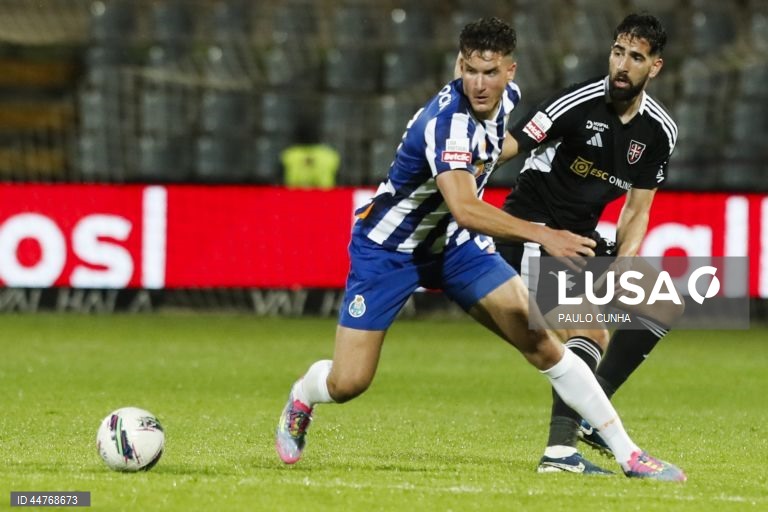 O FC Porto resgatou hoje, à condição, o terceiro lugar da I Liga portuguesa de futebol, ao vencer o Casa Pia por 1-0, em Rio Maior, em encontro da 29.ª jornada da prova.