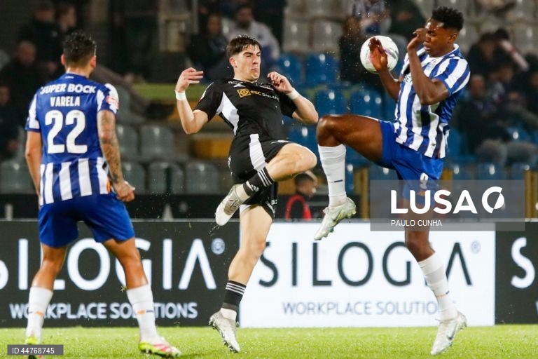 O FC Porto resgatou hoje, à condição, o terceiro lugar da I Liga portuguesa de futebol, ao vencer o Casa Pia por 1-0, em Rio Maior, em encontro da 29.ª jornada da prova.