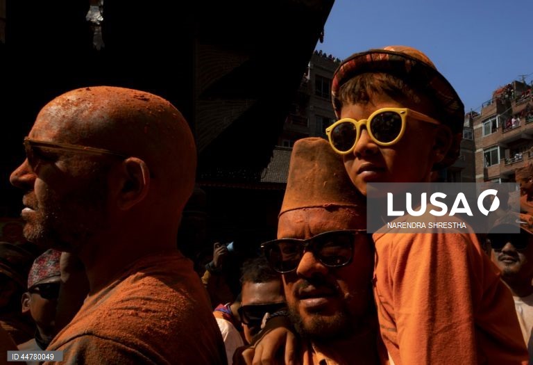 Nepal: Celebrações do “Sindoor Jatra”, o Ano Novo Nepalês em Thimi