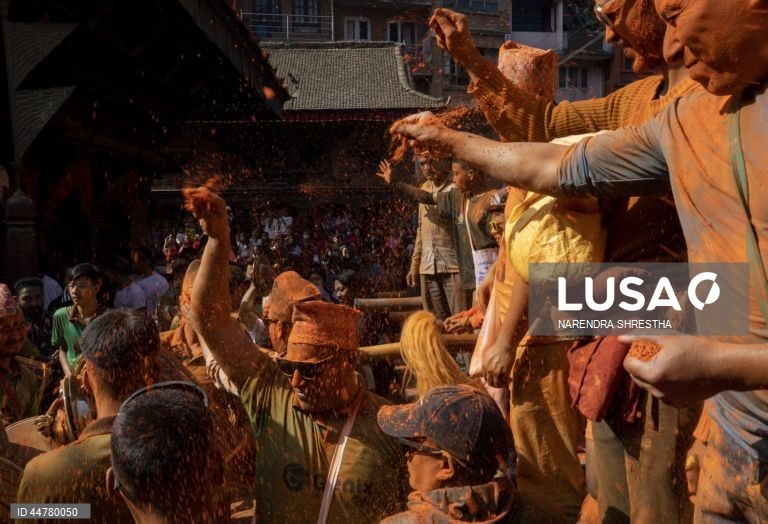 Nepal: Celebrações do “Sindoor Jatra”, o Ano Novo Nepalês em Thimi