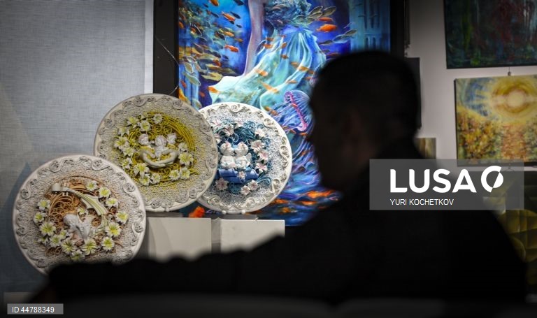Exposição e concurso internacional de arte contemporânea Semana da Arte Russa em Moscovo.