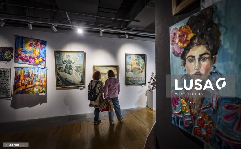 Exposição e concurso internacional de arte contemporânea Semana da Arte Russa em Moscovo.