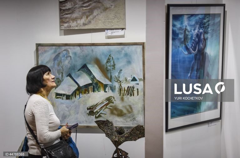 Exposição e concurso internacional de arte contemporânea Semana da Arte Russa em Moscovo.