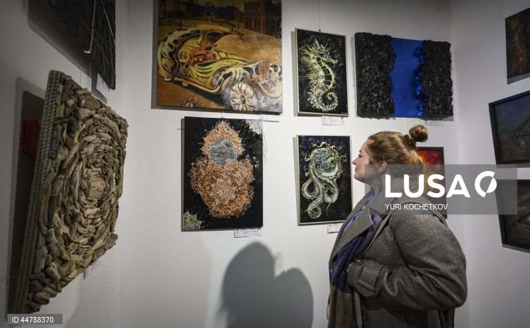 Exposição e concurso internacional de arte contemporânea Semana da Arte Russa em Moscovo.