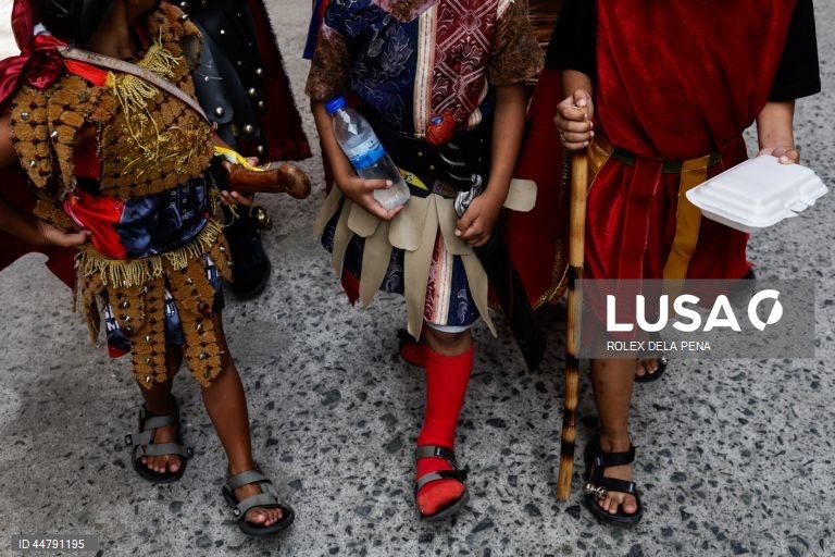 Filipinas: Católicos encenam cenas bíblicas para assinalar a Quinta-feira Santa do tempo da Quaresma
