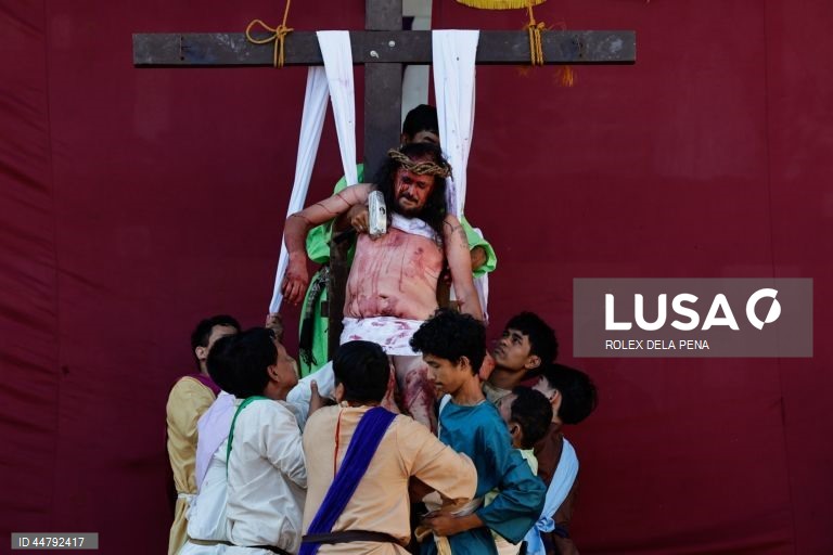 Filipinas: Católicos encenam cenas bíblicas para assinalar a Quinta-feira Santa do tempo da Quaresma