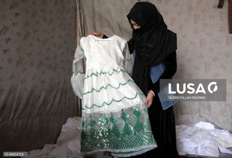 Afeganistão: Jovem empresária emprega 20 mulheres em Kandahar