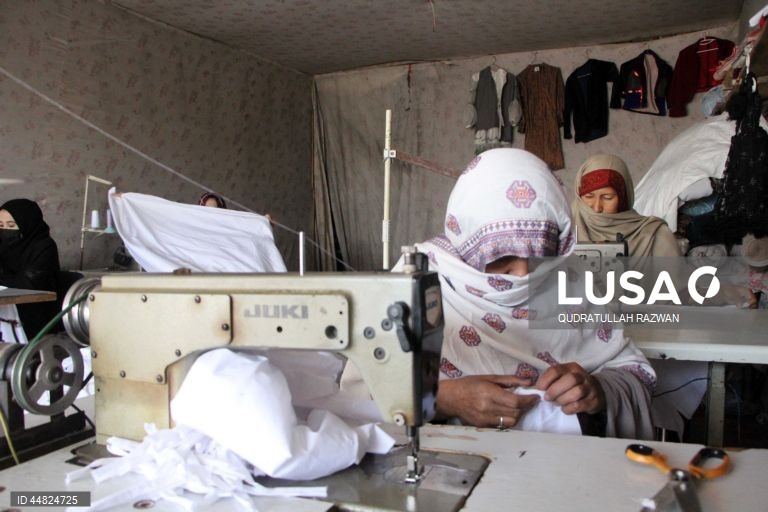 Afeganistão: Jovem empresária emprega 20 mulheres em Kandahar