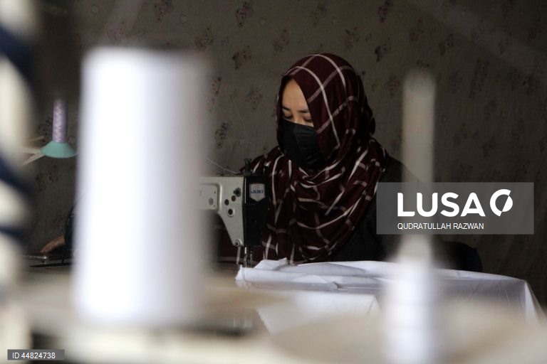 Afeganistão: Jovem empresária emprega 20 mulheres em Kandahar
