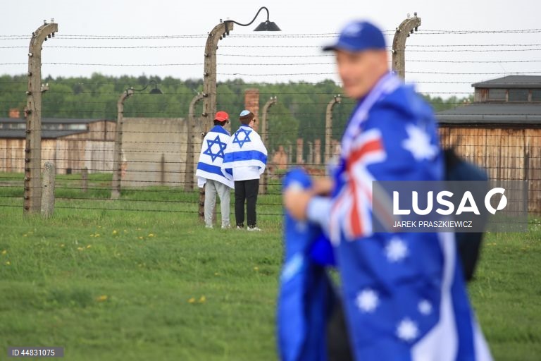 Polónia: Marcha dos Vivos em Auschwitz marca o Dia da Lembrança do Holocausto