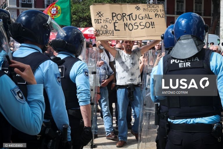 25 de Abril: Manifestação da extrema-direita em Lisboa