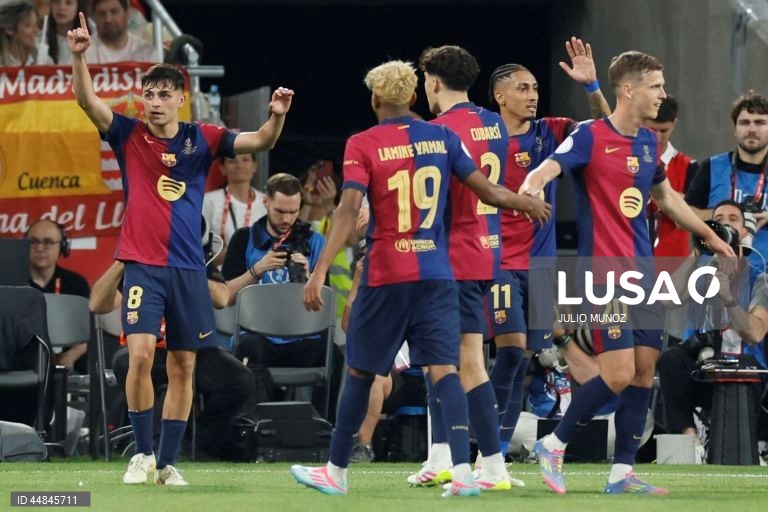 FC Barcelona conquistou a Taça do Rei em futebol ao derrotar, após prolongamento, o Real Madrid, por 3-2, em jogo muito disputado e emotivo, realizado em Sevilha.