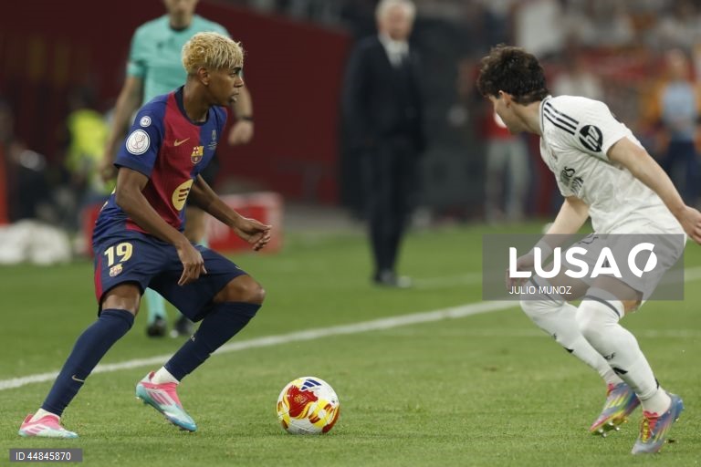 FC Barcelona conquistou a Taça do Rei em futebol ao derrotar, após prolongamento, o Real Madrid, por 3-2, em jogo muito disputado e emotivo, realizado em Sevilha.
