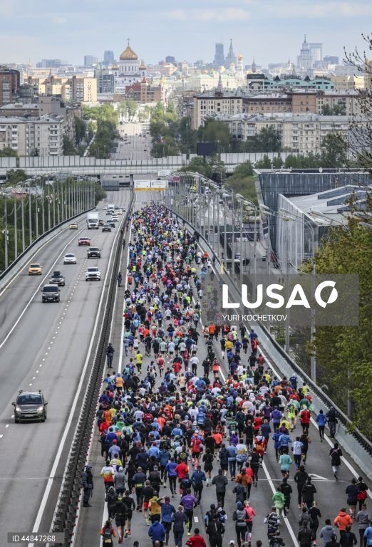 Meia Maratona de Moscovo, Rússia. A Meia Maratona de Moscovo é a maior corrida da Rússia, com uma distância de 21,1 km. 