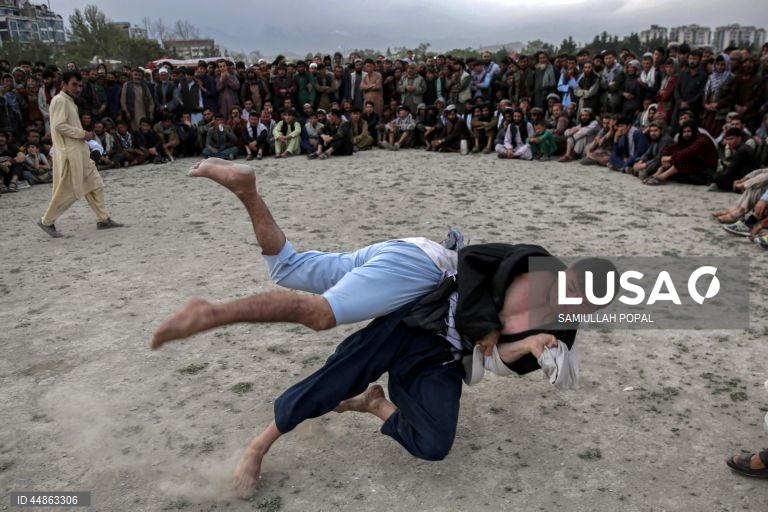 Afeganistão: Competição de luta livre em Cabul