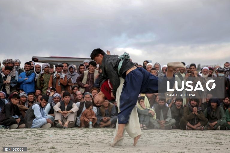 Afeganistão: Competição de luta livre em Cabul