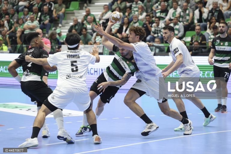 O Sporting voltou hoje a perder frente ao Nantes, na receção aos franceses, por 32-30, depois da derrota por 28-27, na primeira mão dos quartos de final da Liga dos Campeões de andebol.
