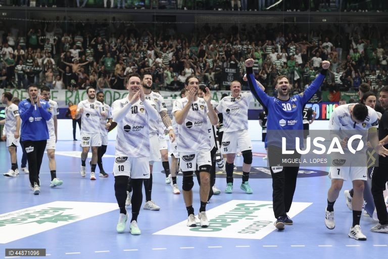 O Sporting voltou hoje a perder frente ao Nantes, na receção aos franceses, por 32-30, depois da derrota por 28-27, na primeira mão dos quartos de final da Liga dos Campeões de andebol.