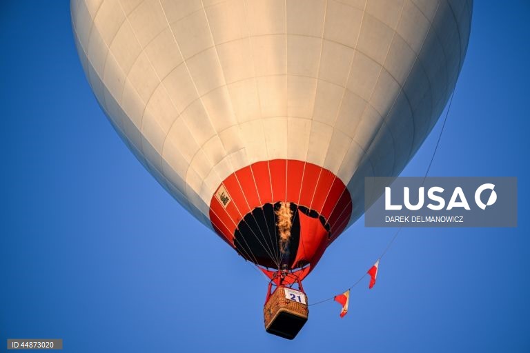 25.ª edição do Concurso de Balões de Montanha "Balony nad Krosnem 2025" em Krosno, Polónia. O evento foi organizado pela Fundação Corações Abertos de Boguslawa Nykiel-Ostrowska, pelo Aeroclube de Podkarpackie, pelo Centro Regional de Culturas Fronteiriças e pela cidade de Krosno. 