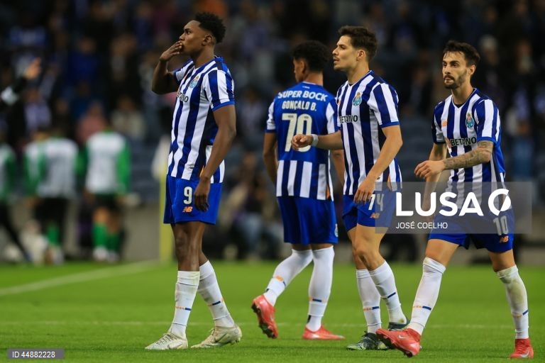 O FC Porto venceu hoje na receção ao Moreirense por 3-1, após reviravolta, no jogo de abertura da 32.ª jornada da I Liga portuguesa de futebol, que deixou, provisoriamente, os 'dragões' no terceiro lugar.
