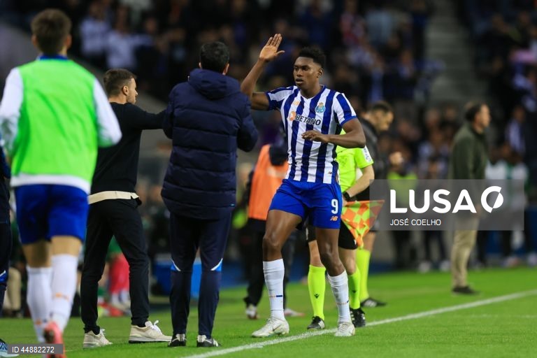 O FC Porto venceu hoje na receção ao Moreirense por 3-1, após reviravolta, no jogo de abertura da 32.ª jornada da I Liga portuguesa de futebol, que deixou, provisoriamente, os 'dragões' no terceiro lugar.