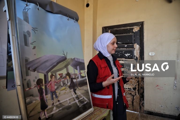 Síria:  Remoção de material explosivo na aldeia de Barlahin.