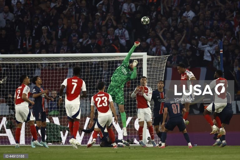 Os franceses do Paris Saint-Germain apuraram-se hoje para a final da Liga dos Campeões de futebol pela segunda vez, depois de voltarem a vencer os ingleses do Arsenal, desta vez por 2-1, na segunda mão das meias-finais.