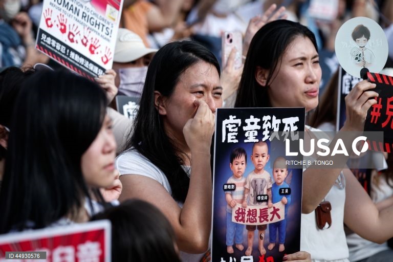 Taiwan: Protesto em Taipé contra os abusos infantis 